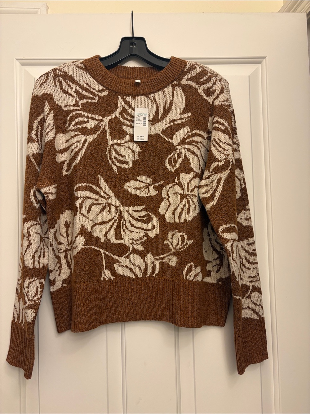 NWT Maurice’s size M, brown & cream sweater
